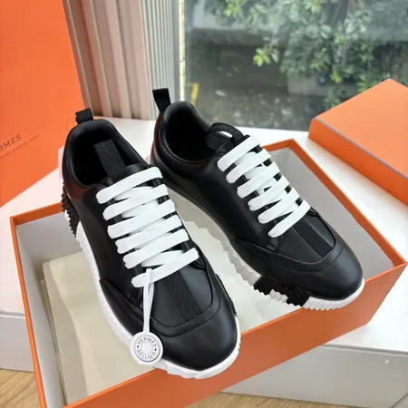 エルメス スニーカー