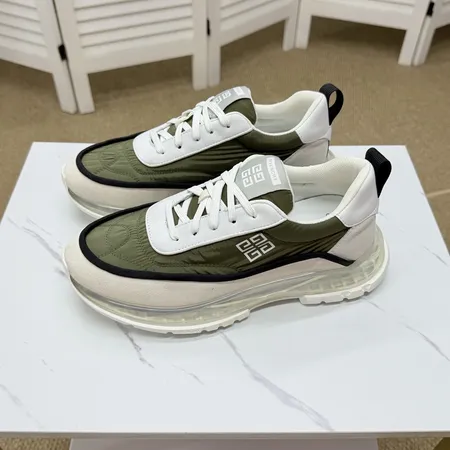 ジバンシィ スニーカー