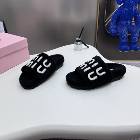 ミュウミュウ スリッパ