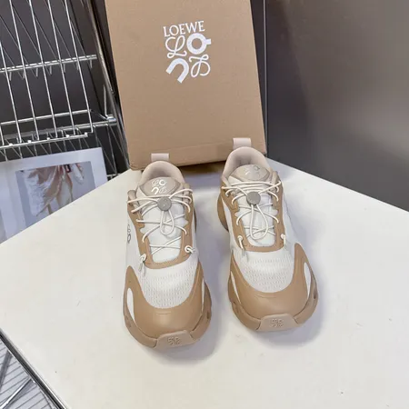 ロエベ スニーカー