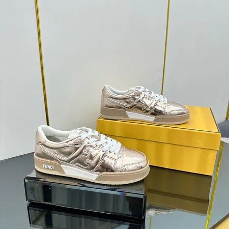フェンディ カジュアルシューズ