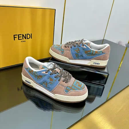 フェンディ カジュアルシューズ