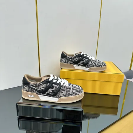 フェンディ カジュアルシューズ