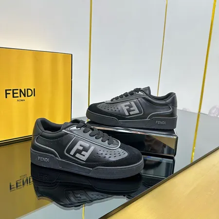 フェンディ カジュアルシューズ