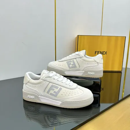 フェンディ カジュアルシューズ