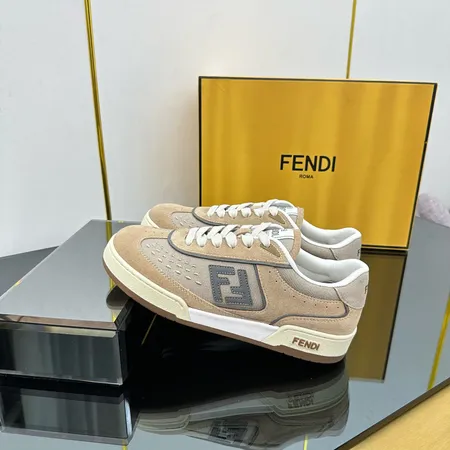 フェンディ カジュアルシューズ
