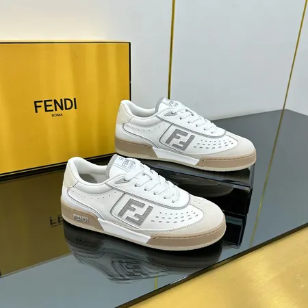 フェンディ カジュアルシューズ