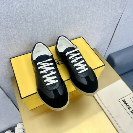 フェンディ カジュアルシューズ