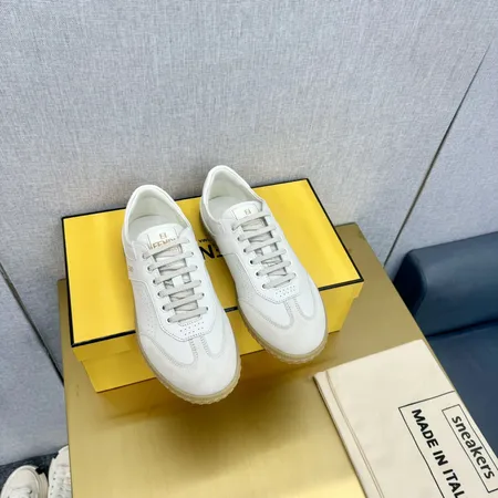 フェンディ カジュアルシューズ