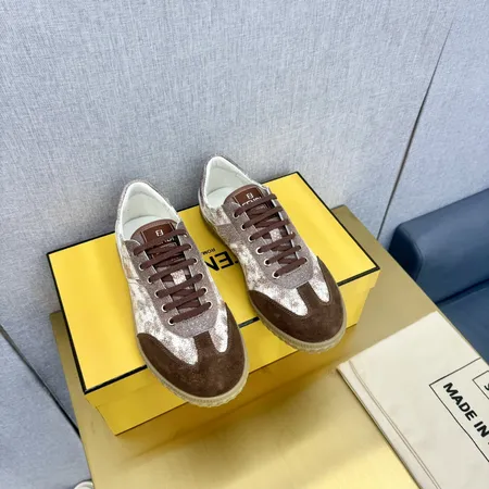 フェンディ カジュアルシューズ