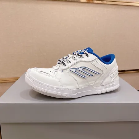 バレンシアガ カジュアルシューズ