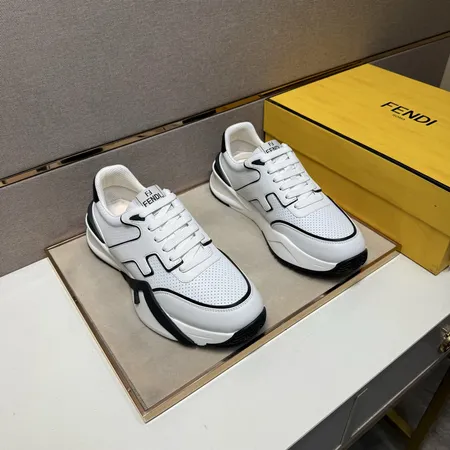 フェンディ スニーカー