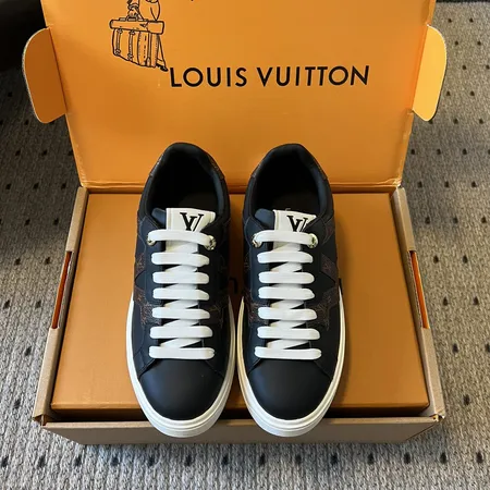 ルイヴィトン カジュアルシューズ