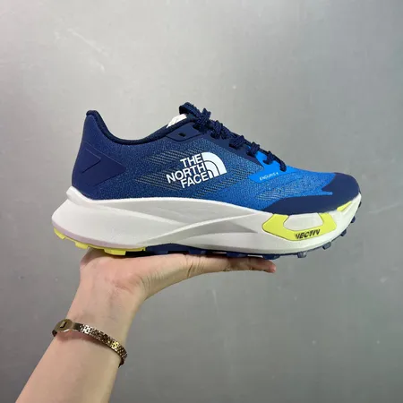 ノースフェイス スニーカー