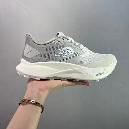 ノースフェイス スニーカー