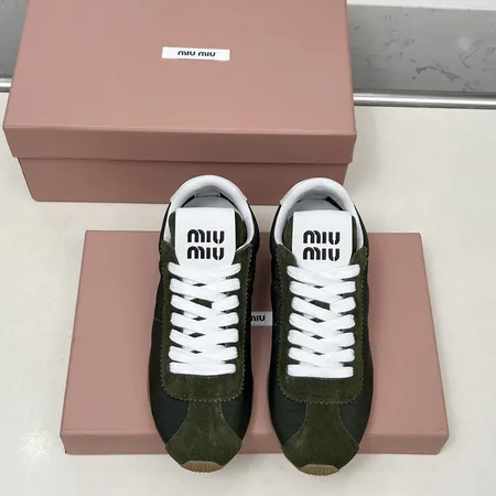 ミュウミュウ カジュアルシューズ