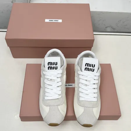 ミュウミュウ カジュアルシューズ