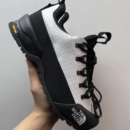 ノースフェイス スニーカー