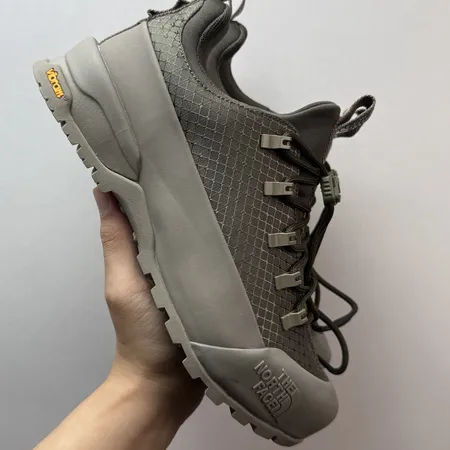 ノースフェイス スニーカー