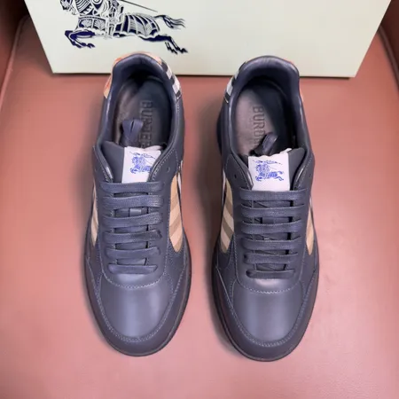 バーバリー ス カジュアルシューズ