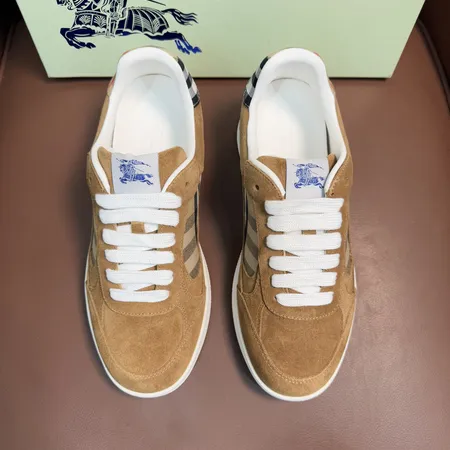 バーバリー ス カジュアルシューズ