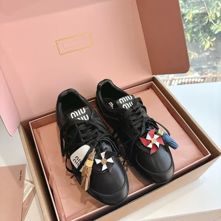 ミュウミュウ スニーカー