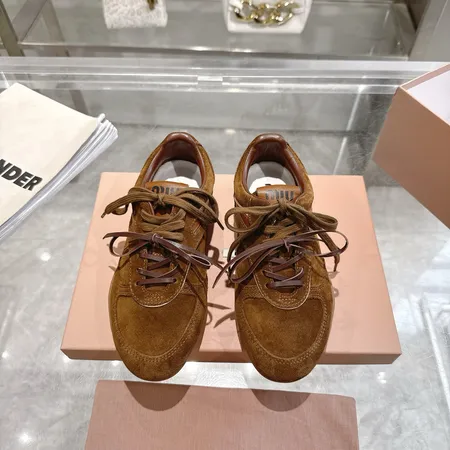 ミュウミュウ スニーカー