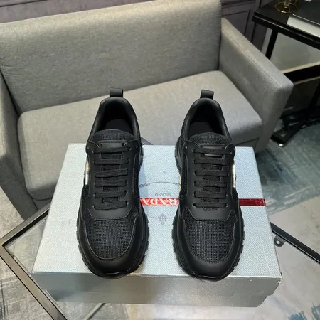 プラダ カジュアルシューズ