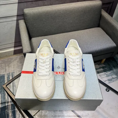 プラダ カジュアルシューズ