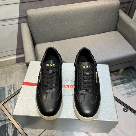 プラダ カジュアルシューズ