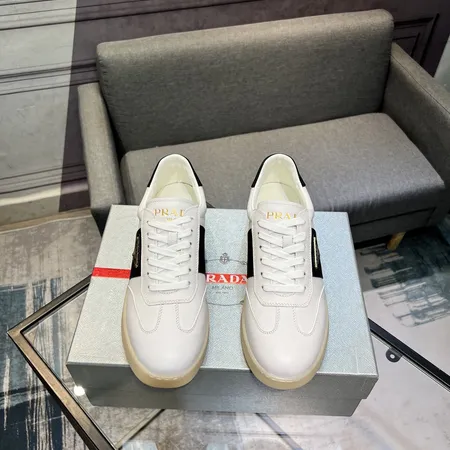 プラダ カジュアルシューズ