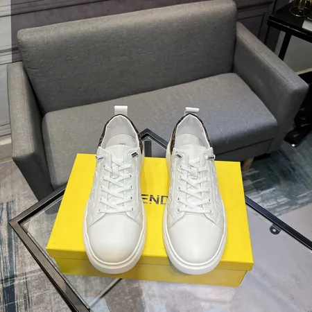 フェンディ カジュアルシューズ