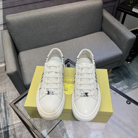 バーバリー ス カジュアルシューズ