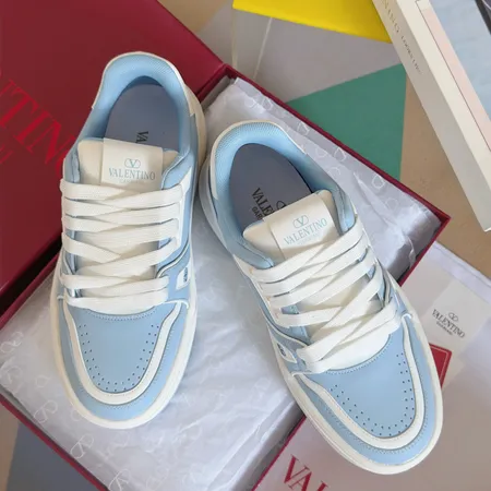 ヴァレンティノ カジュアルシューズ