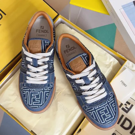 フェンディ カジュアルシューズ