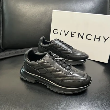 ジバンシィ スニーカー