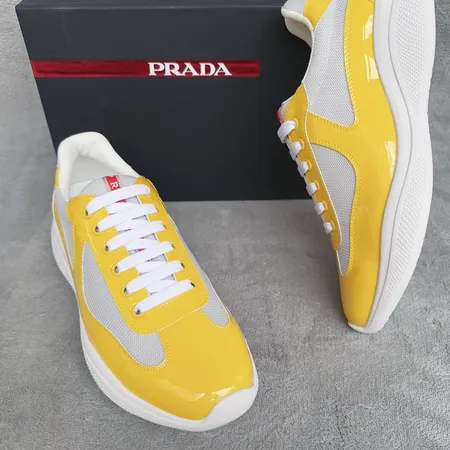 プラダ スニーカー