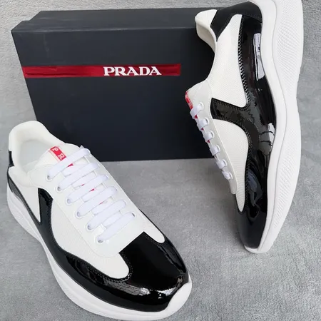 プラダ スニーカー