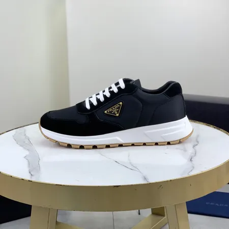 プラダ スニーカー