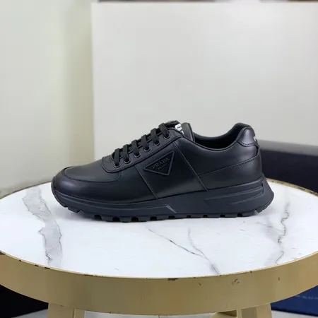 プラダ スニーカー