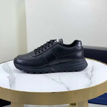 プラダ スニーカー