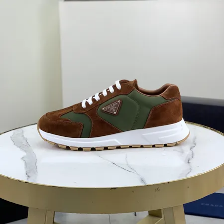 プラダ スニーカー
