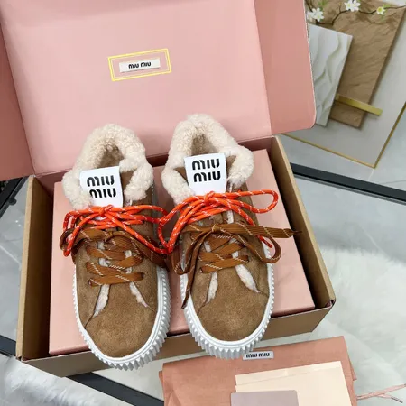 ミュウミュウ カジュアルシューズ