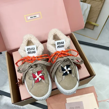 ミュウミュウ カジュアルシューズ