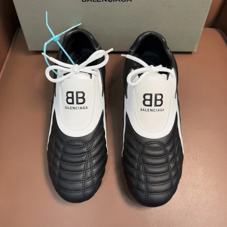 バレンシアガ カジュアルシューズ