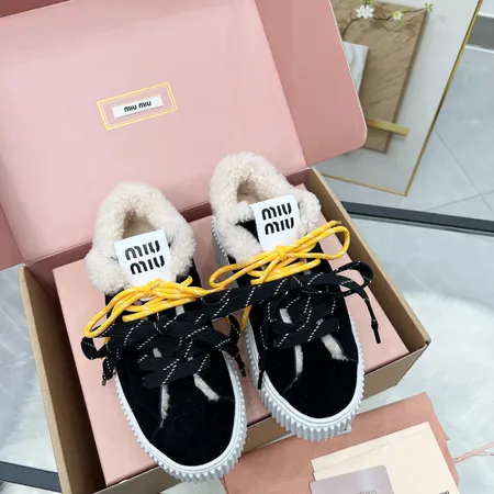 ミュウミュウ カジュアルシューズ