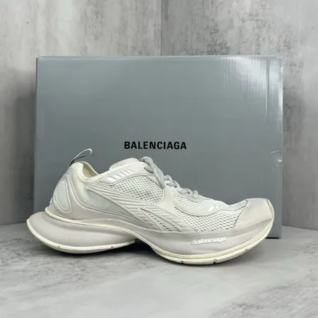 バレンシアガ スニーカー