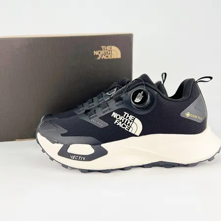 ノースフェイス スニーカー