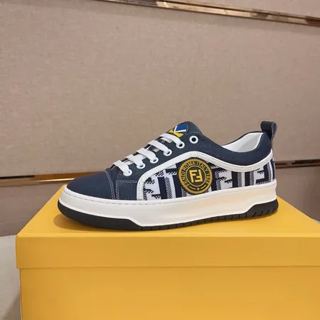 フェンディ カジュアルシューズ