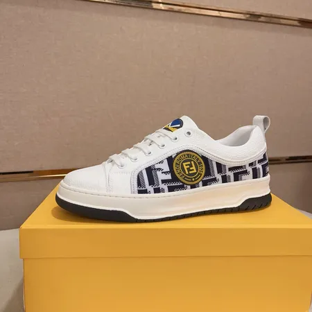 フェンディ カジュアルシューズ